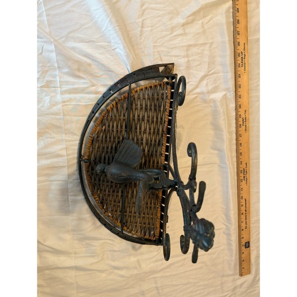 Vintage IRON and WICKER wall scounce shelf - Picture 11 of 15